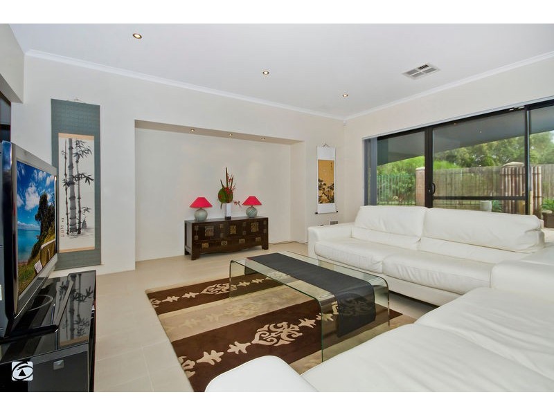 21 Tarwhine Close, South Lake WA 6164