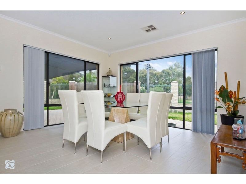 21 Tarwhine Close, South Lake WA 6164