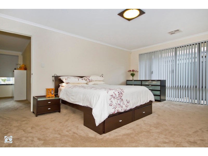 21 Tarwhine Close, South Lake WA 6164