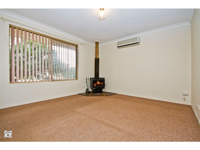 8 Arcaman Place, South Lake WA 6164