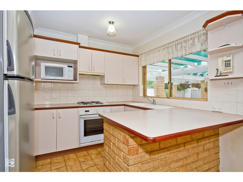 8 Arcaman Place, South Lake WA 6164