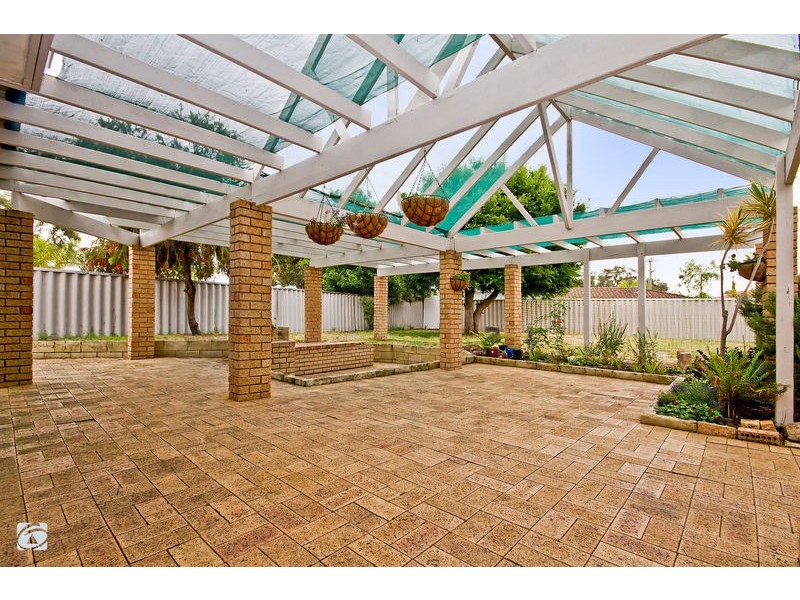 8 Arcaman Place, South Lake WA 6164