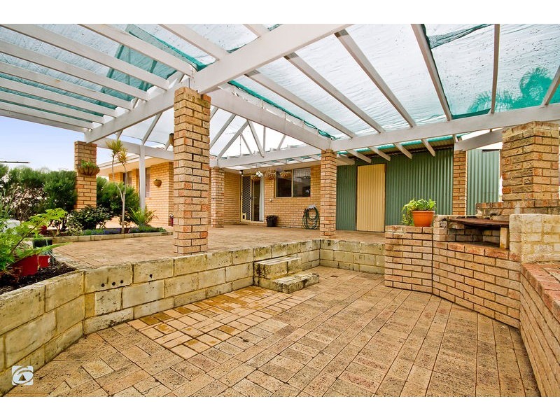 8 Arcaman Place, South Lake WA 6164