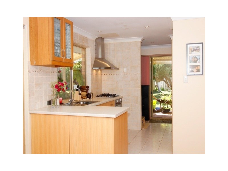 15 Dulverson Place, South Lake WA 6164