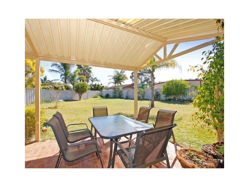 15 Dulverson Place, South Lake WA 6164