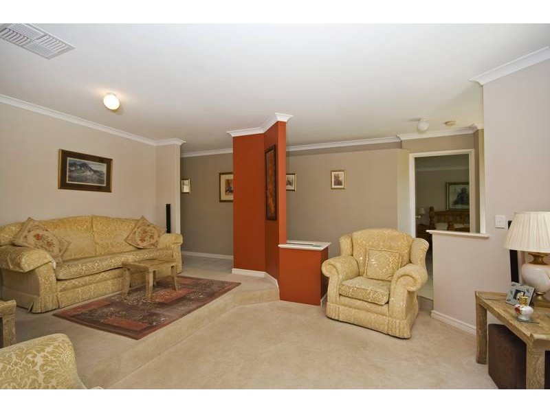 17 Riversdale Pass, Jandakot WA 6164