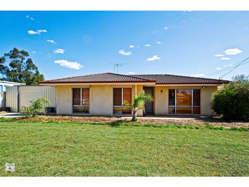 1 Briggs Street, South Lake WA 6164
