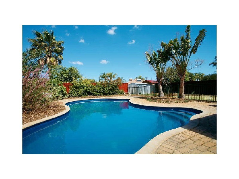 32 Moondarra Circle, South Lake WA 6164