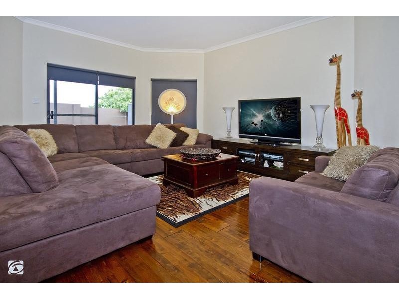 404 Hamilton Road, Munster WA 6166