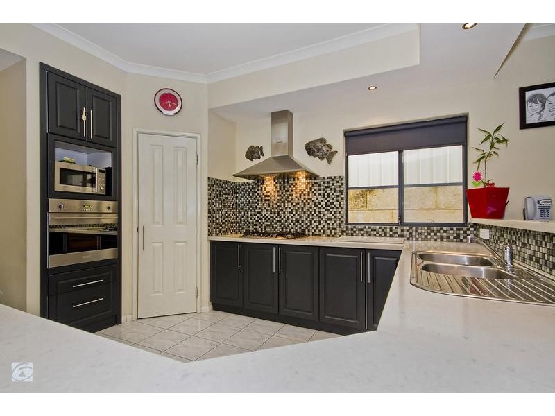 404 Hamilton Road, Munster WA 6166