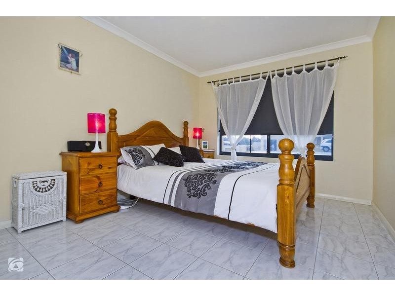 404 Hamilton Road, Munster WA 6166