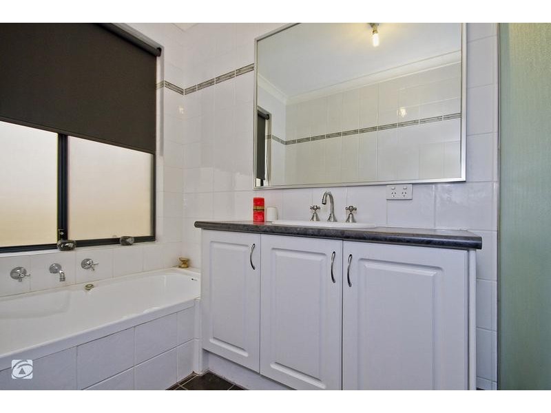 404 Hamilton Road, Munster WA 6166