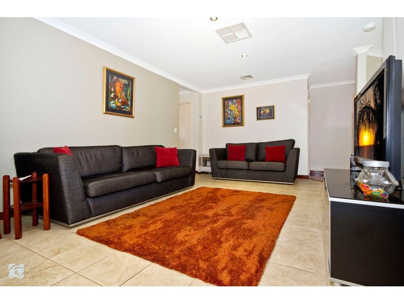 3 Bangalow Place, South Lake WA 6164