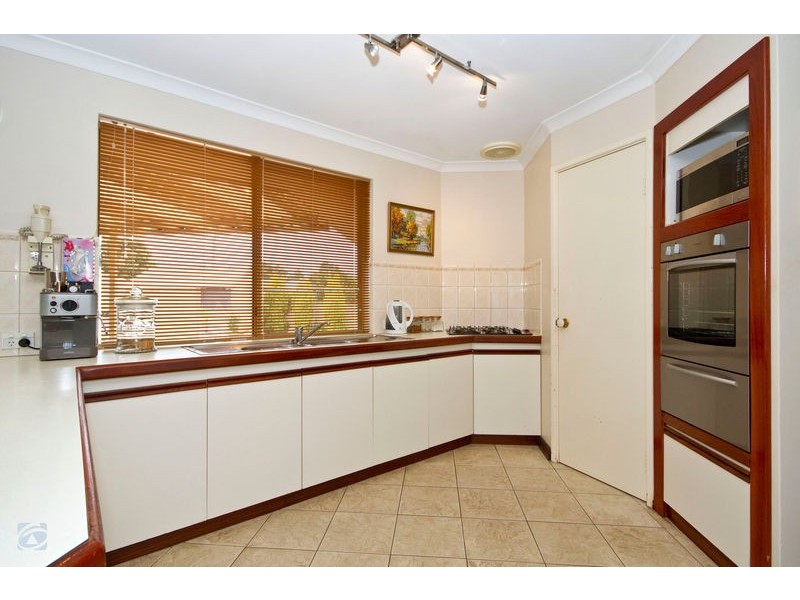 3 Bangalow Place, South Lake WA 6164