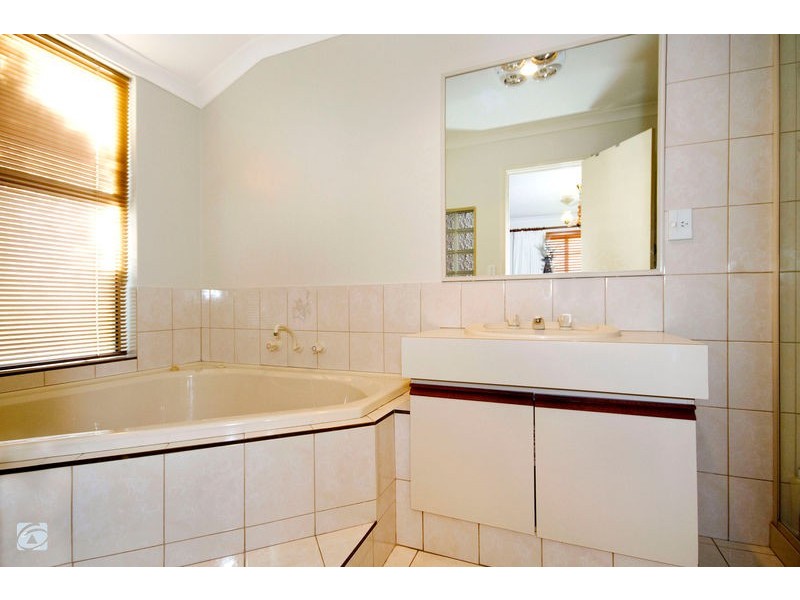 3 Bangalow Place, South Lake WA 6164