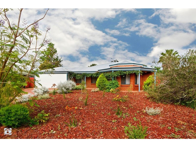 5 Pomaderris Place, South Lake WA 6164