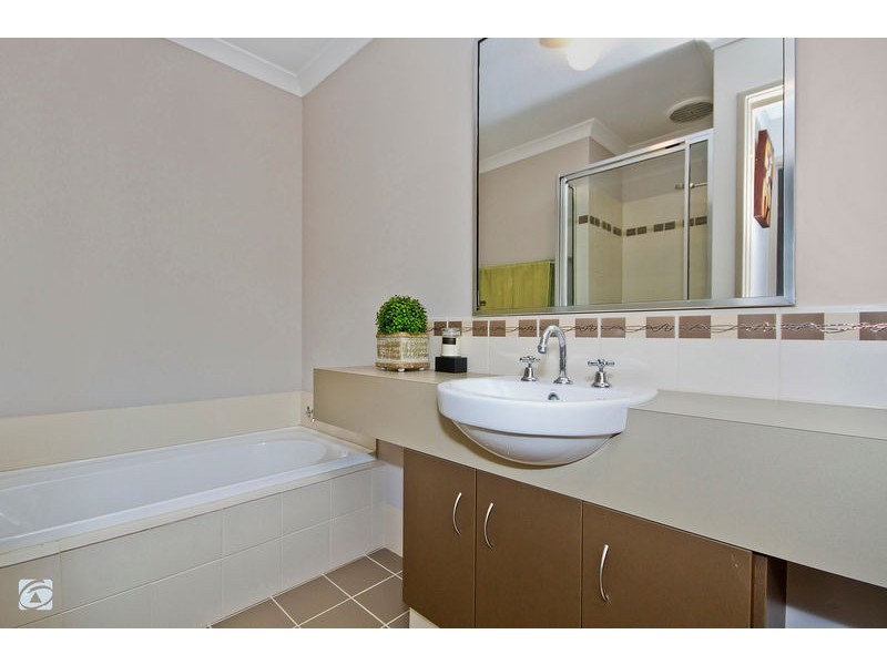 2/12 Peppermint Gardens, Aubin Grove WA 6164