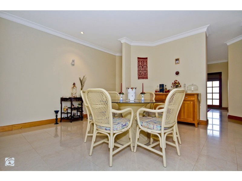 43 Macquarie Boulevard, Hammond Park WA 6164