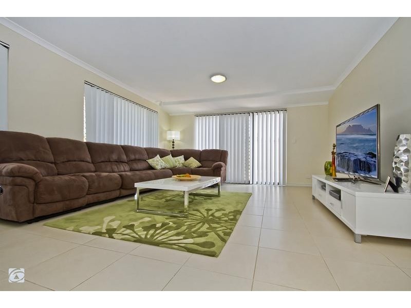 10 Yoorn Way, Bertram WA 6167