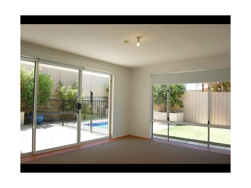 8 Lakeridge Drive, Cockburn Central WA 6164