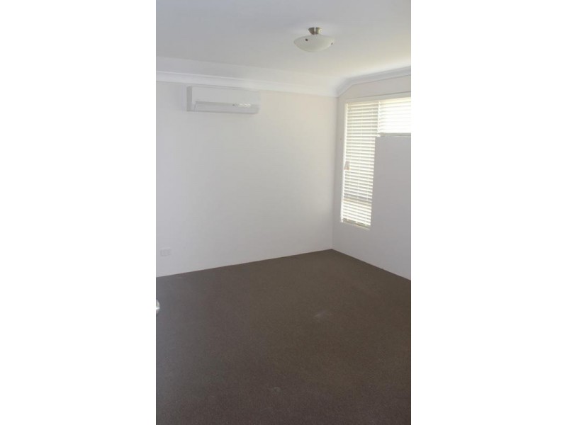 14 Normanby Bend, Success WA 6164