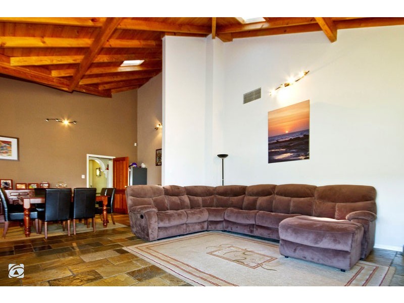 23 Mandogalup Road, Mandogalup WA 6167