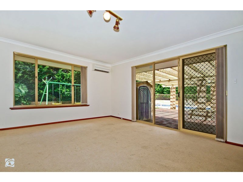 19 Orwell Court, Munster WA 6166