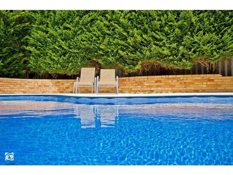 19 Orwell Court, Munster WA 6166