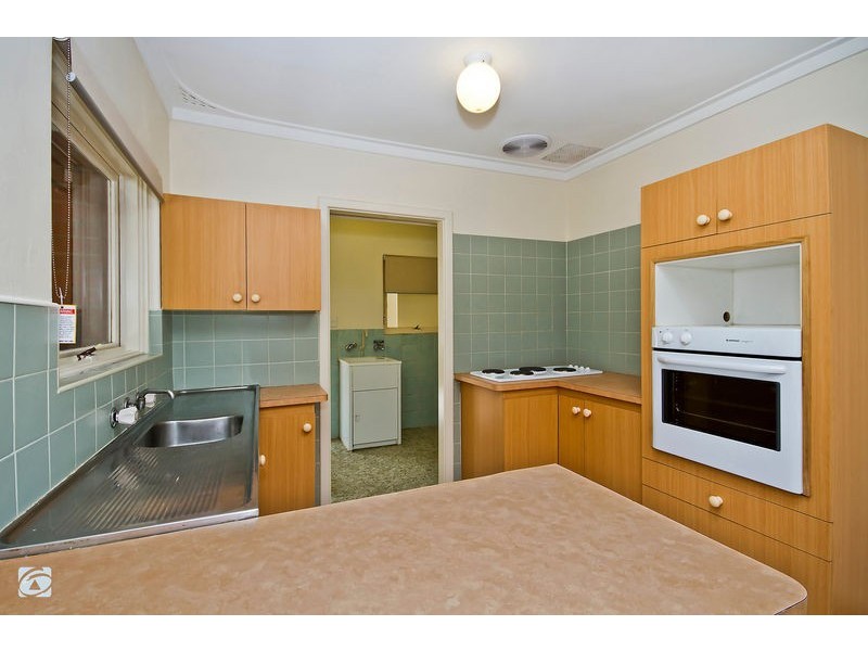 43 Crawford Road, Orelia WA 6167