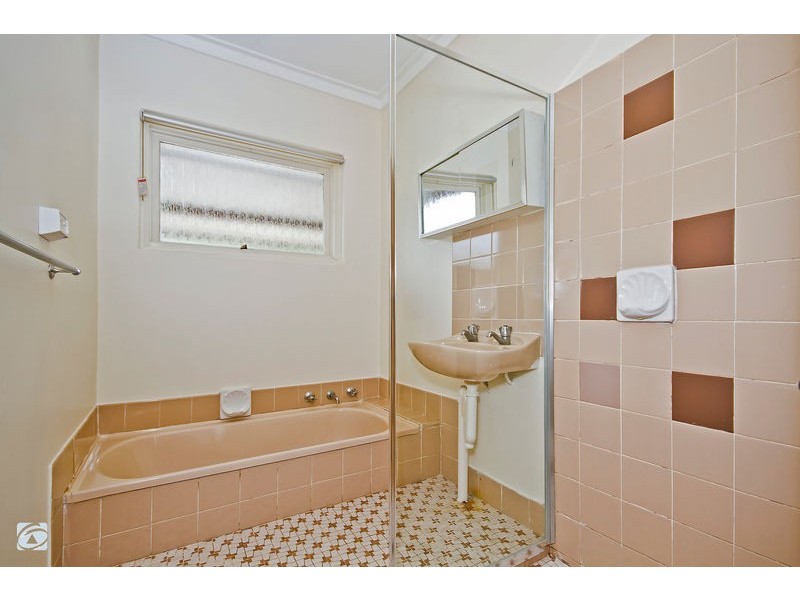 43 Crawford Road, Orelia WA 6167