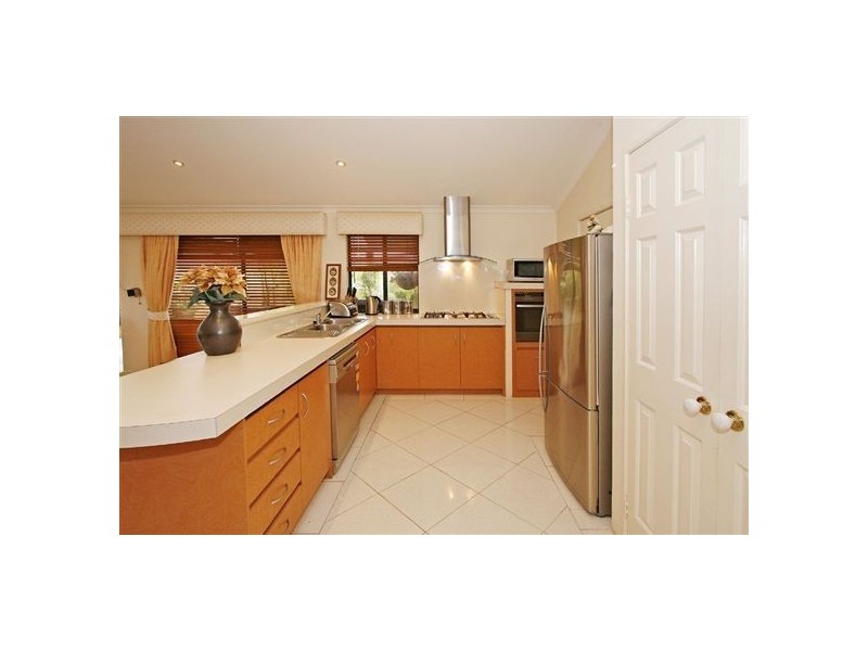 25 Meranda Lane, Success WA 6164