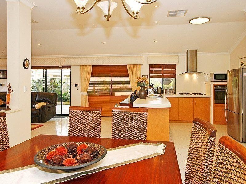 25 Meranda Lane, Success WA 6164