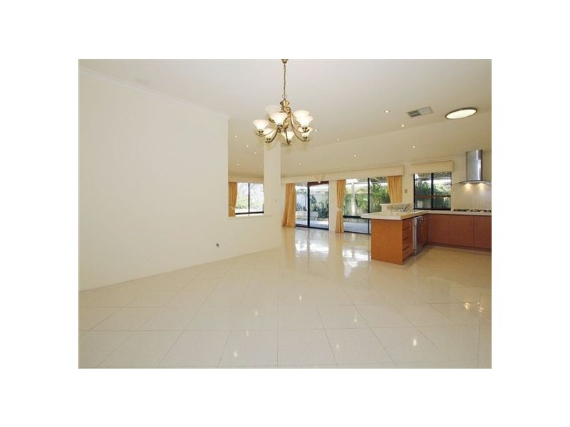 25 Meranda Lane, Success WA 6164