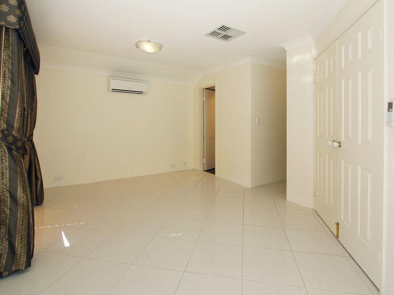 25 Meranda Lane, Success WA 6164