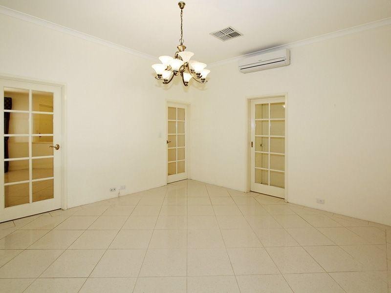 25 Meranda Lane, Success WA 6164