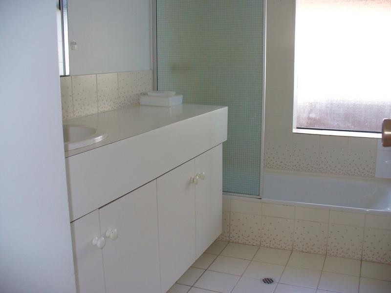 102 Elderberry Drive, South Lake WA 6164