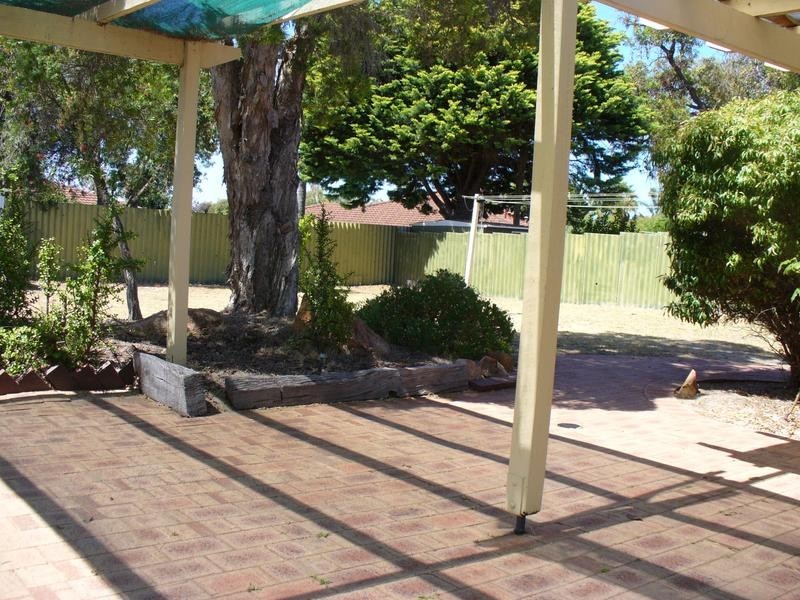 102 Elderberry Drive, South Lake WA 6164