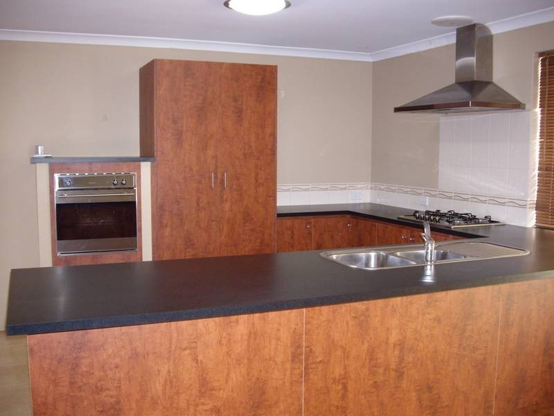 2 Covington Loop, Success WA 6164