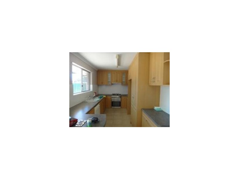 3 Moira Ave, Forrestfield WA 6058