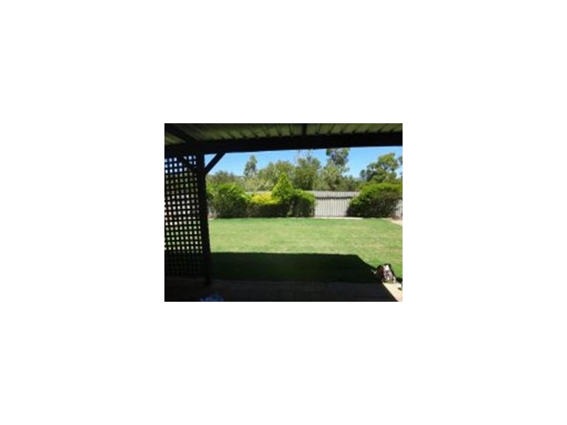 3 Moira Ave, Forrestfield WA 6058