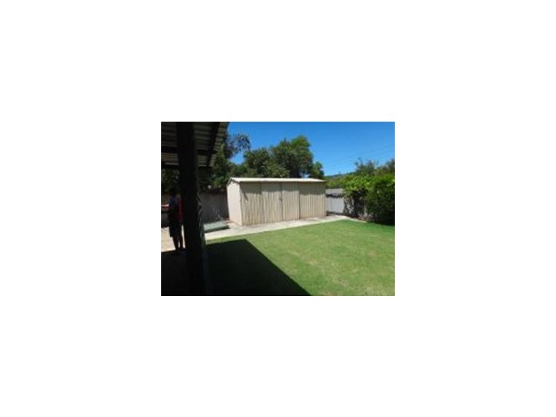 3 Moira Ave, Forrestfield WA 6058