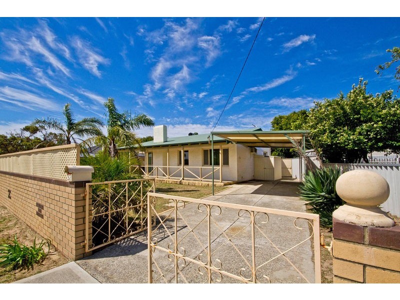 32 & 32A Hargreaves Road, Coolbellup WA 6163