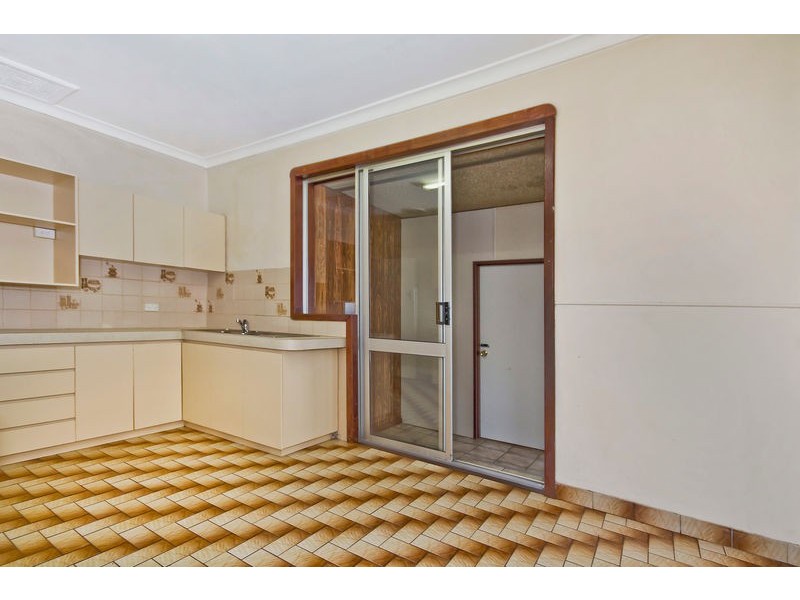 32 & 32A Hargreaves Road, Coolbellup WA 6163