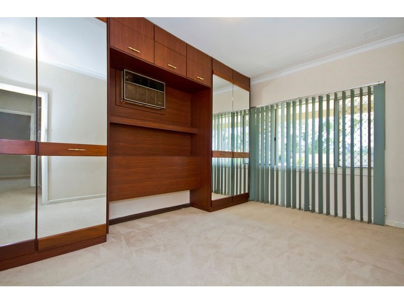 32 & 32A Hargreaves Road, Coolbellup WA 6163
