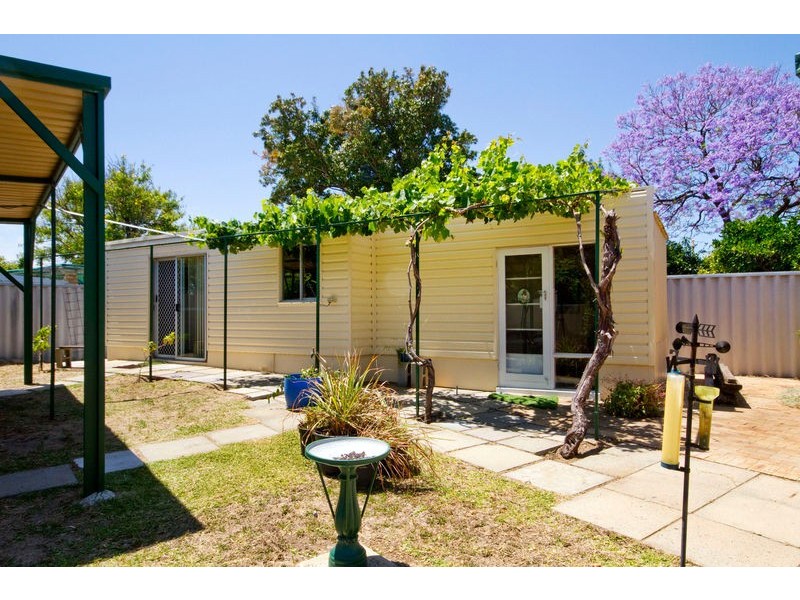 32 & 32A Hargreaves Road, Coolbellup WA 6163