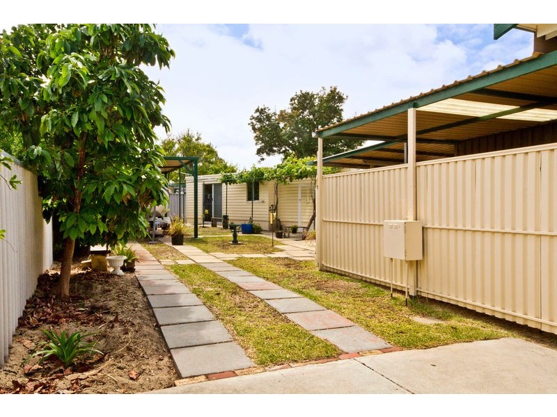 32 & 32A Hargreaves Road, Coolbellup WA 6163