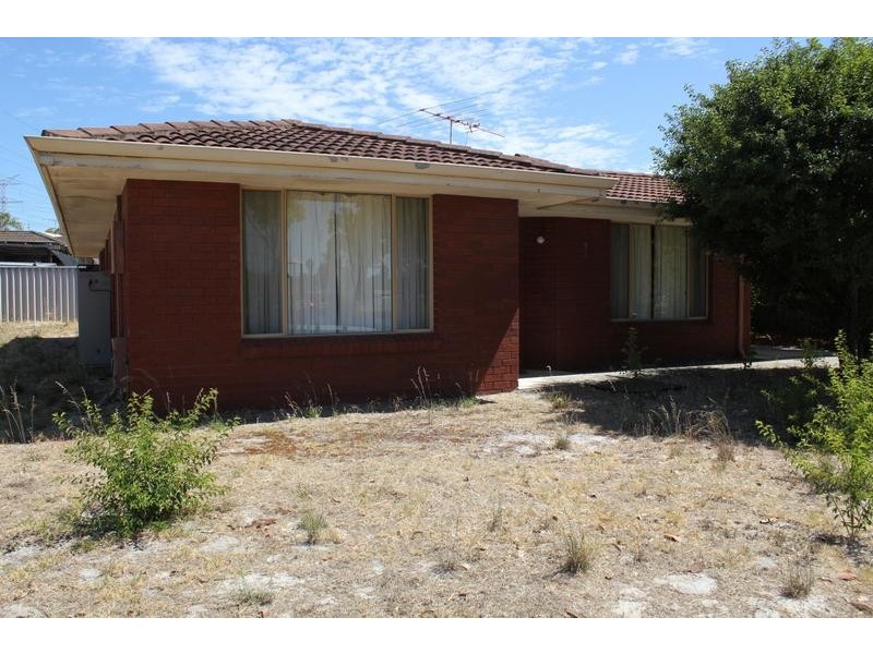 1 Little Lake Rise, South Lake WA 6164