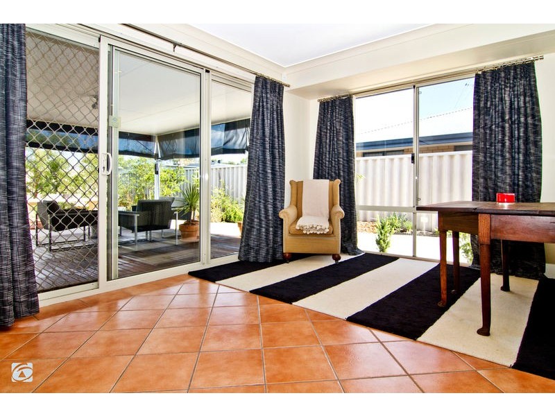 9 Dorrigo Way, South Lake WA 6164