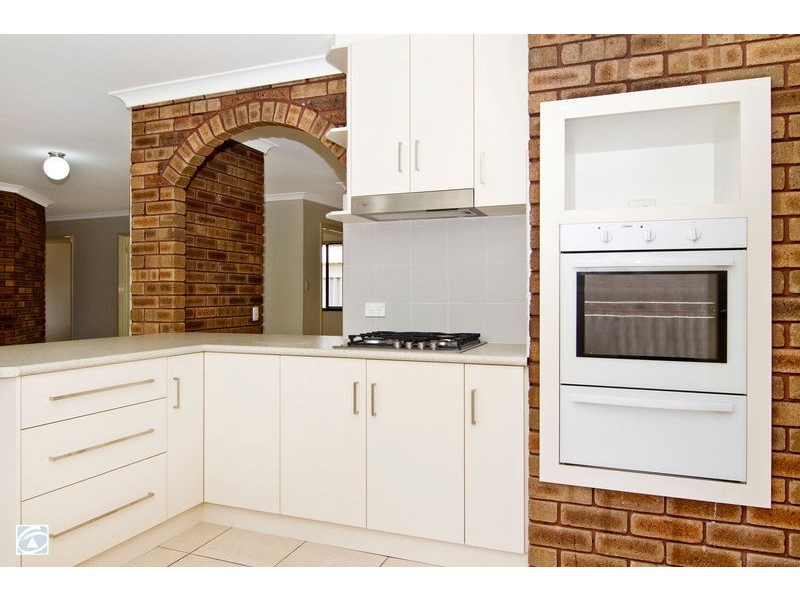 4 Bomaria Close, South Lake WA 6164
