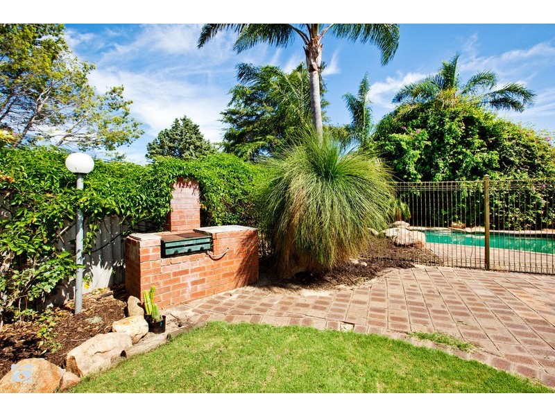 40 Allamanda Drive, South Lake WA 6164